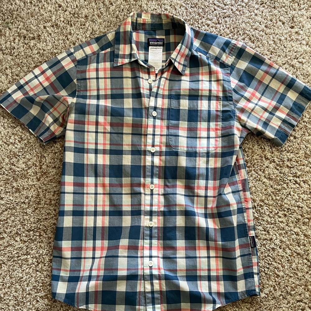 Patagonia short sleeve button down shirt